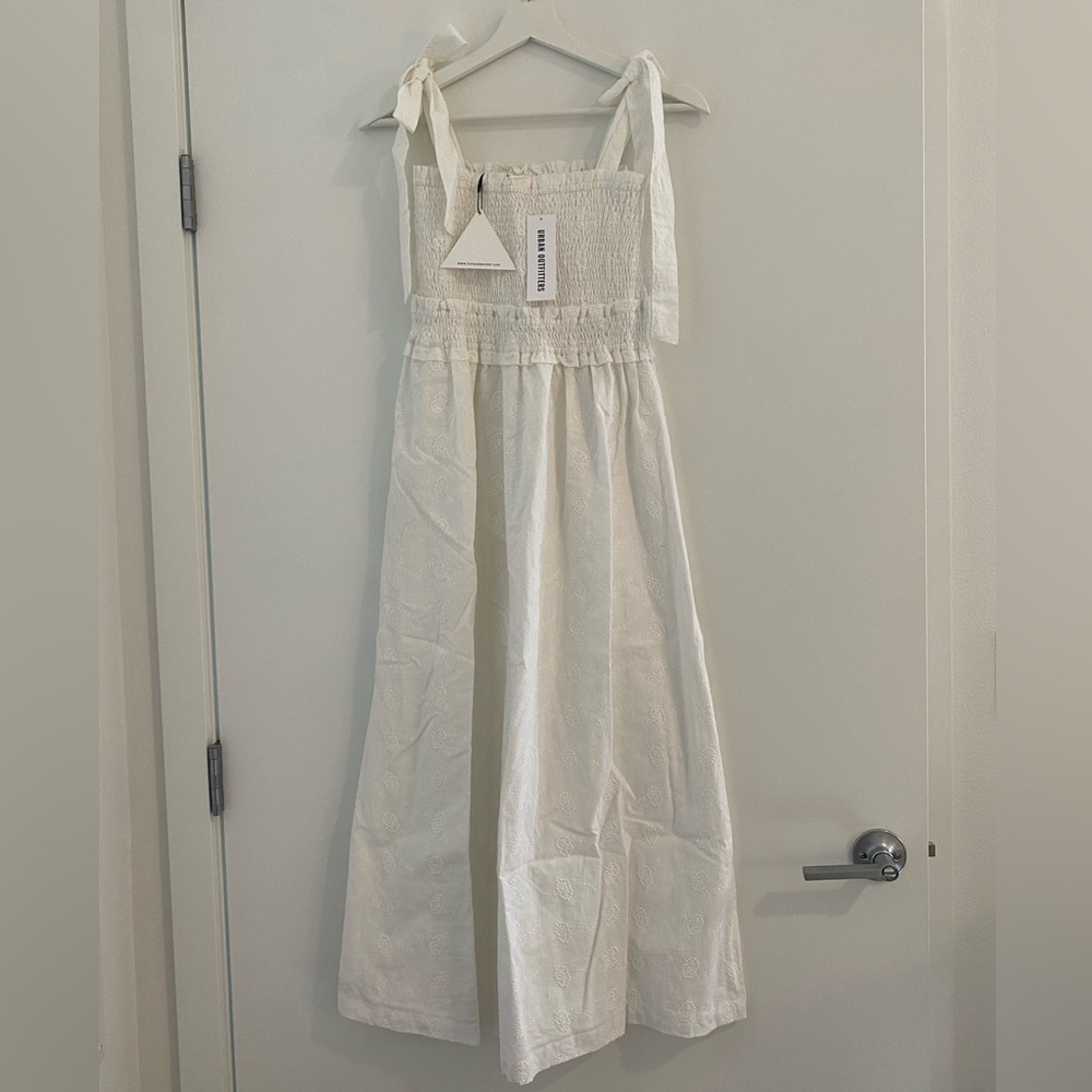 *never worn* urban outfitters flowy dress 🕊️🤍